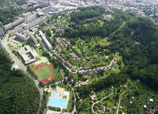 16 Plhov, Na Rachtě, koupaliště, škola,zámecký kopec.jpg